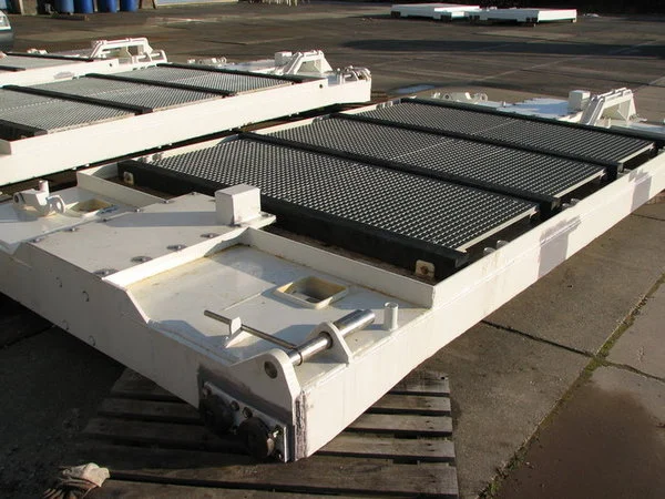 Parosha moonpool hatch cover on an offshore vessel deck
